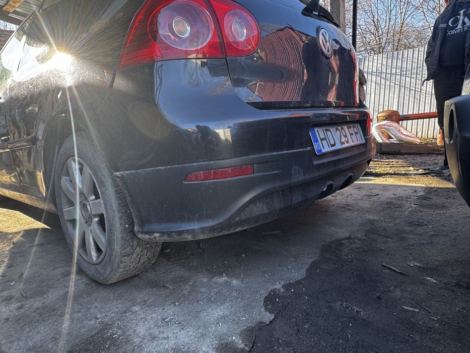 Golf 5 pentru dezmembrari .. masina se vinde cu fiscal