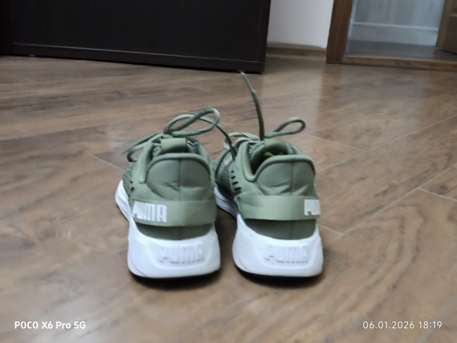 продам кроссовки