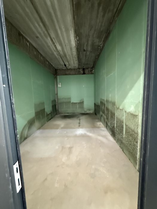 Qoyliq katta bozorida dokon srochna sotiladi!