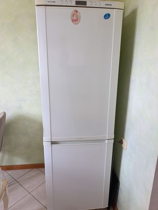 Продам холодильник