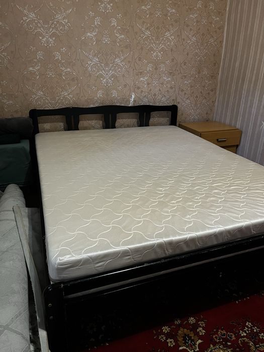 Продам двух спальную кровать
