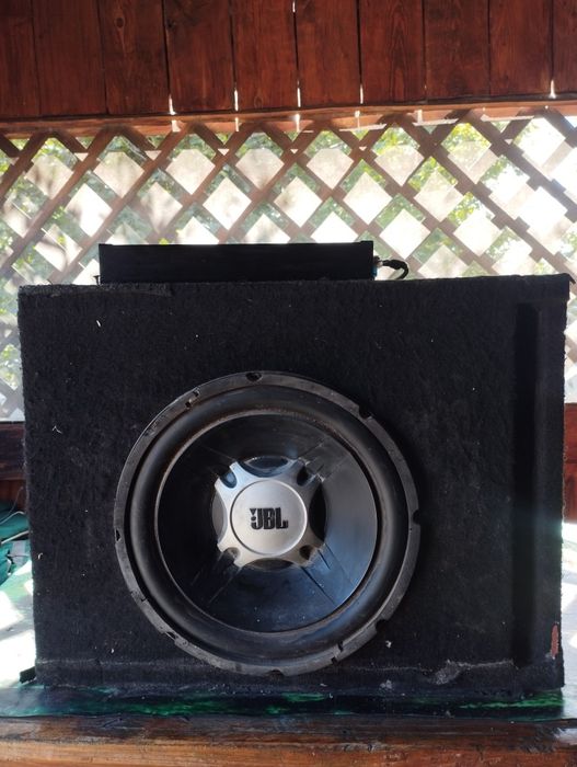 Продам сабвуфер JBL и магнитолу JVC