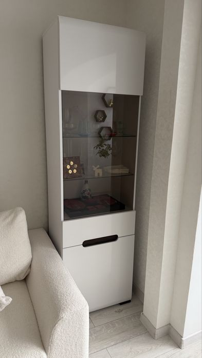 Шкаф для гостиной