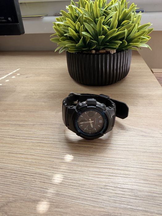 Часовник G-shock