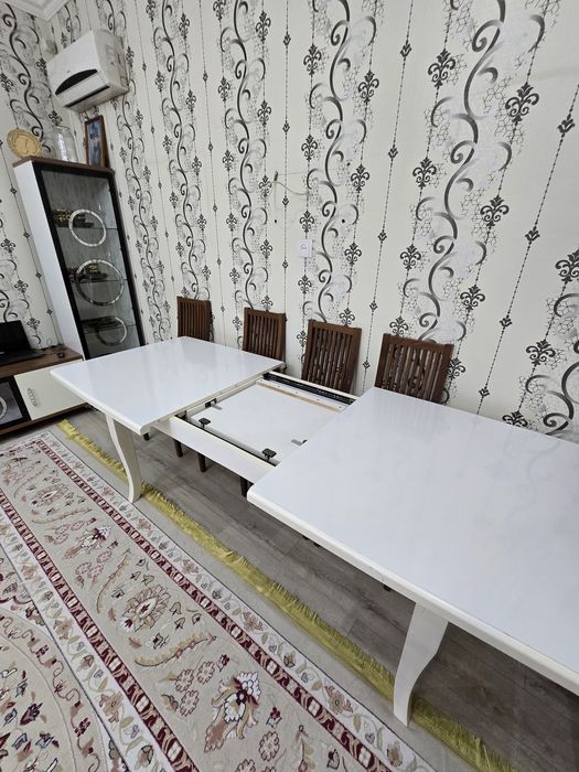 Раздвижной стол+стулья