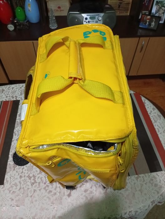 Vând geantă termoizolantă glovo