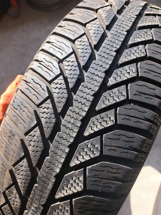 2 anvelope iarnă 185 65 r15 Semperit