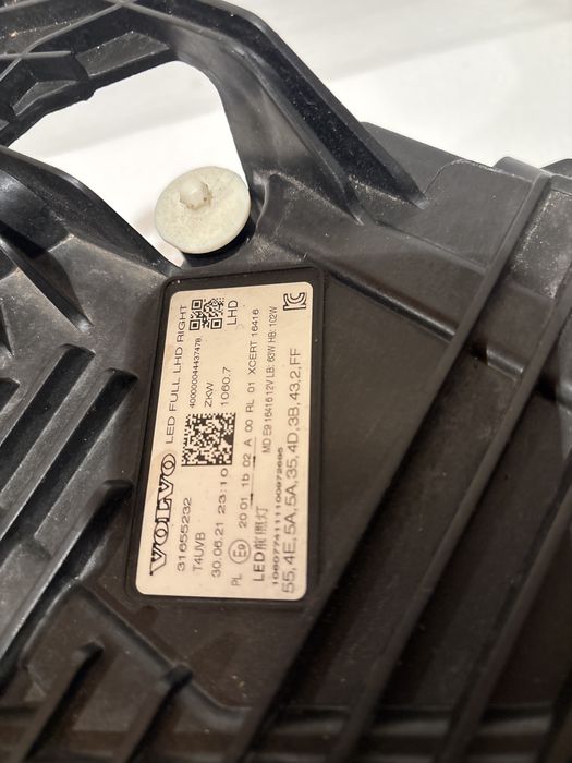 Десен фар Volvo XC60