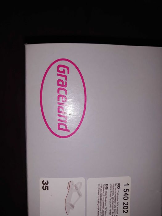 Продавам детски сандали за момиче