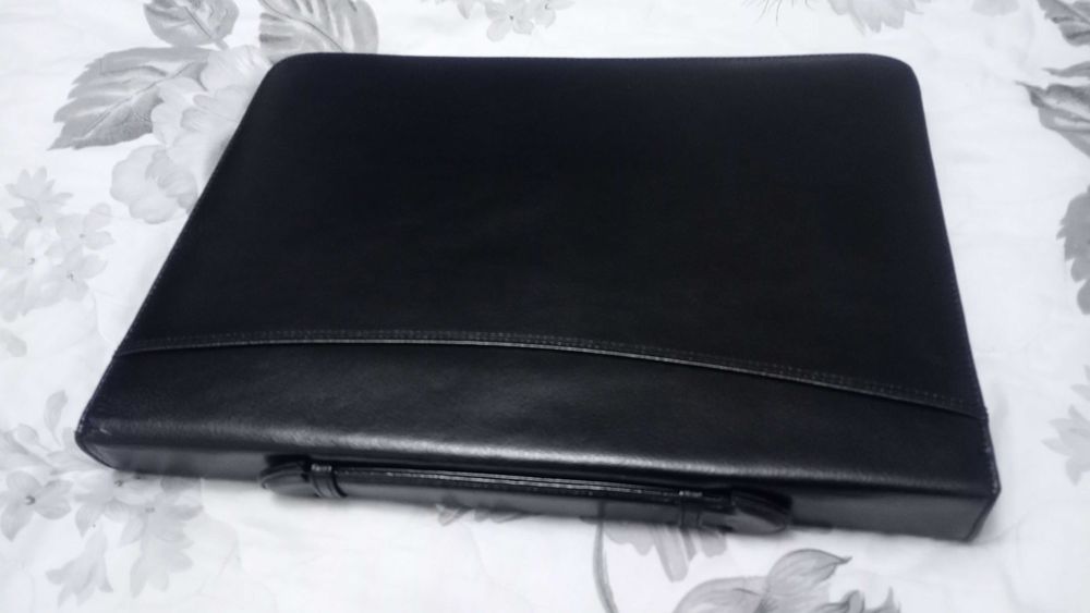 Кожена Папка/чанта за документи и/или лаптоп, нова, отлична!
