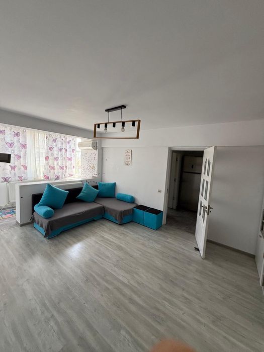 Inchiriez apartament central,mobilat si utilat