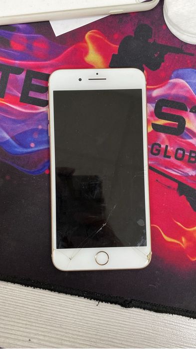 Продам IPhone 8 Plus