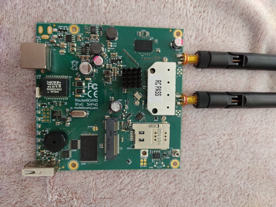 MikroTik RB912UAG-5HPnD WiFi 5GHz Wireless N 1000mW wireless route with 3G modem