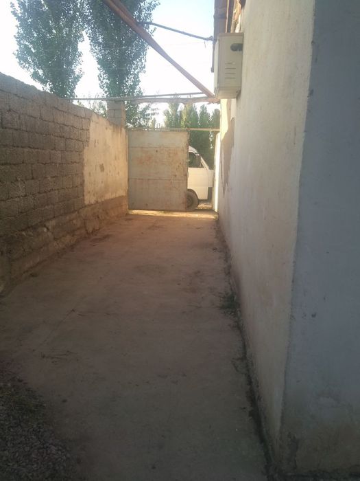 Ўртачирчиқ тумани Ўртасаройда уй сотиладии