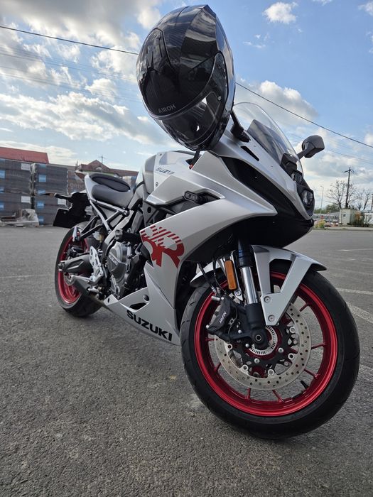 Suzuki GSX 8R  abs