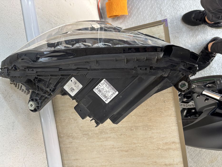 Фар за Мерцедес Ц класа W205 Ляв оборудван/ Mercedes C