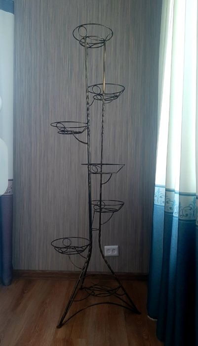 Подставки для цветов.