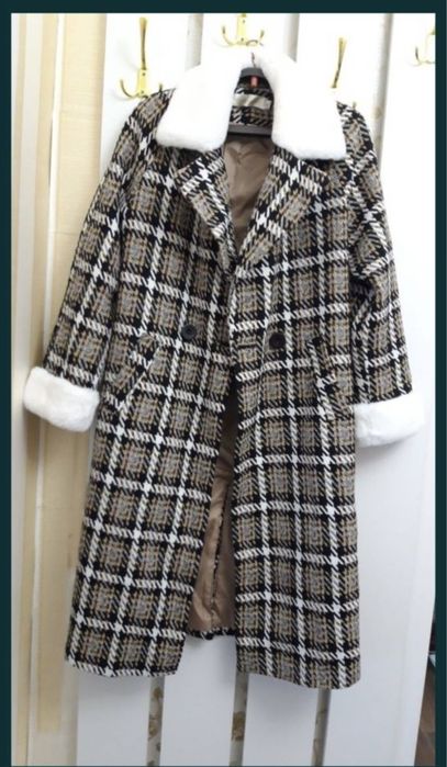 Стильное пальто красивое