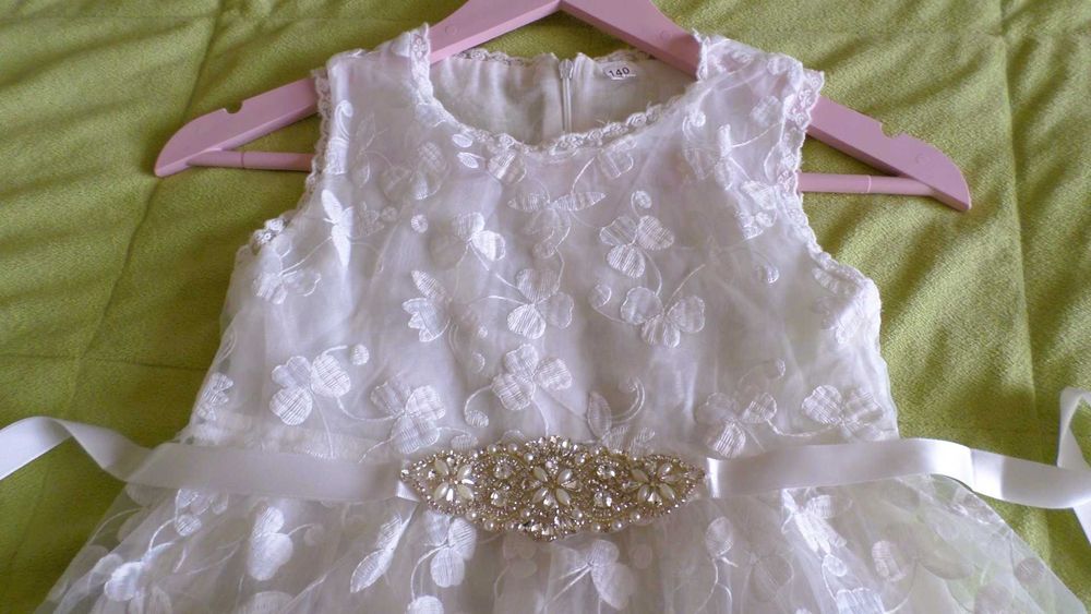 Детска италианска НОВА бяла празнична рокличка