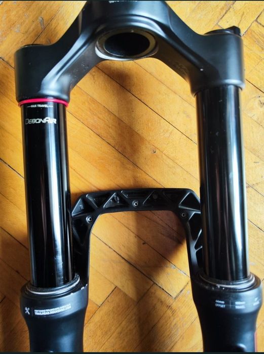 Furca Noua pe aer Rockshox ZEB SELECT 29' cursa 150 mm 0 km de pe E-bike Nou, gat foarte larg jos tapered 45.5 mm