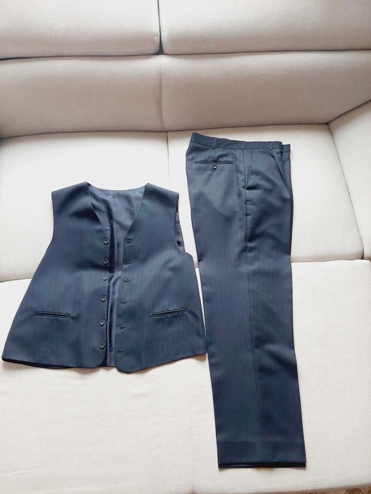 Стилен мъжки костюм