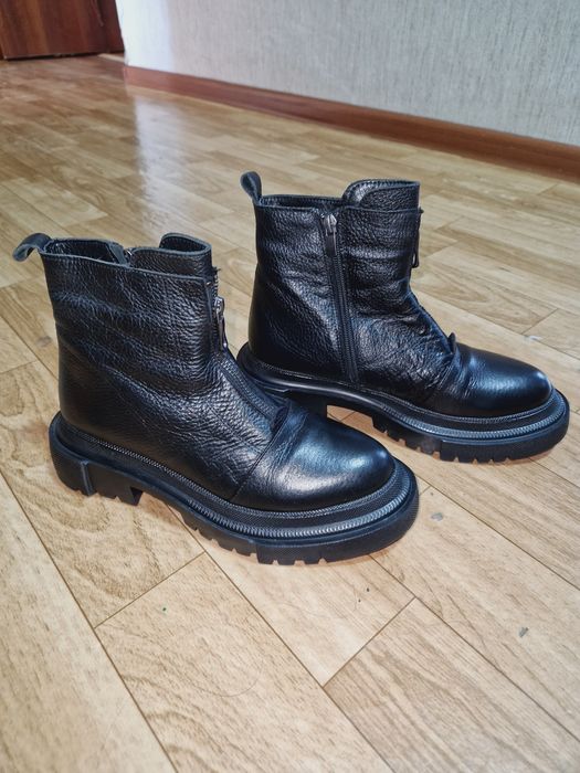 Продам зимние сапоги