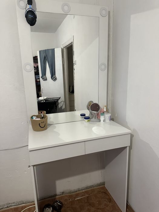 Продам салонный столик