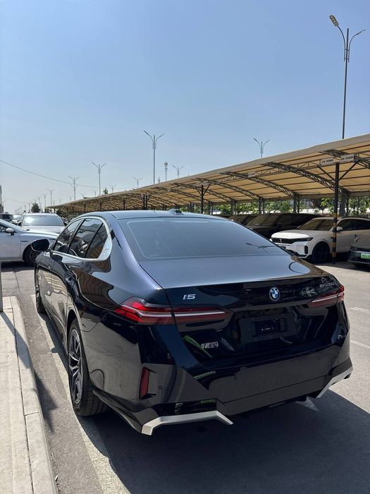 BMW i5 2025 — 2