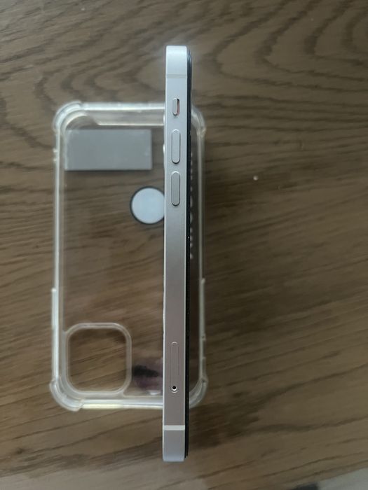 iphone 12.