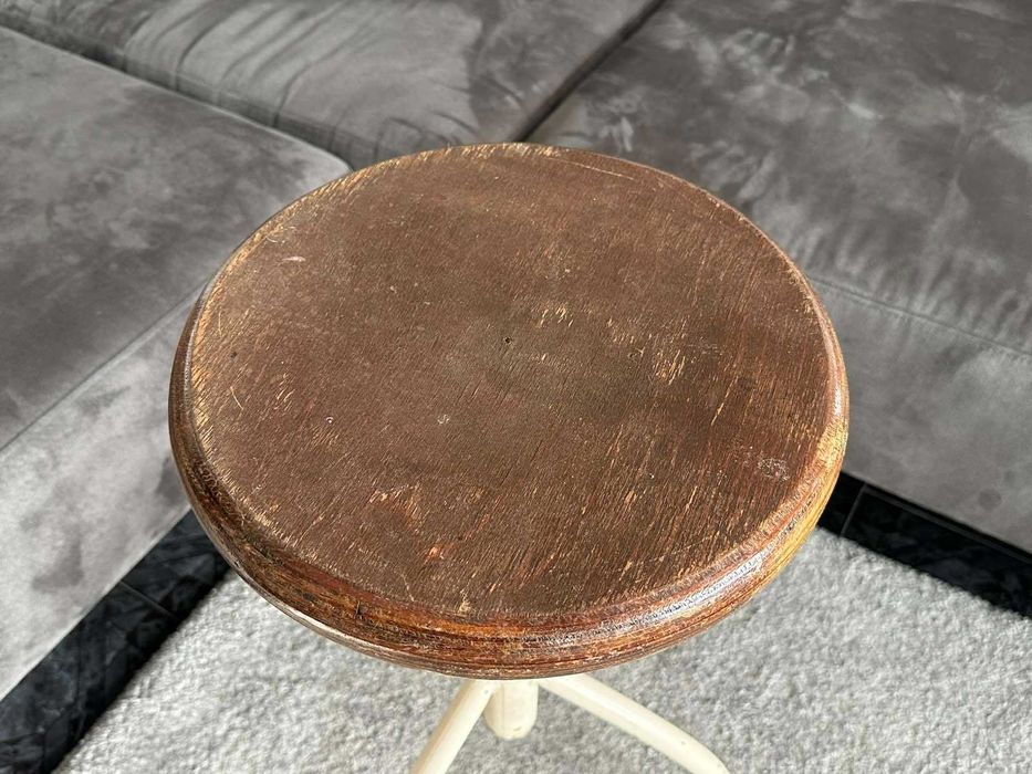 Соц Медицинско Столче на Винт