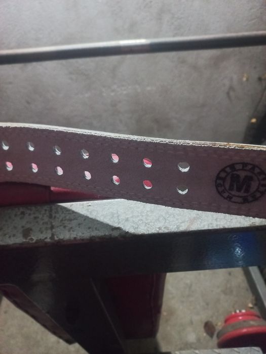 Колан за вдигане на тежести