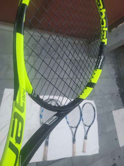 Vand 2 rachete Babolat pure drive si una pure aero de copii