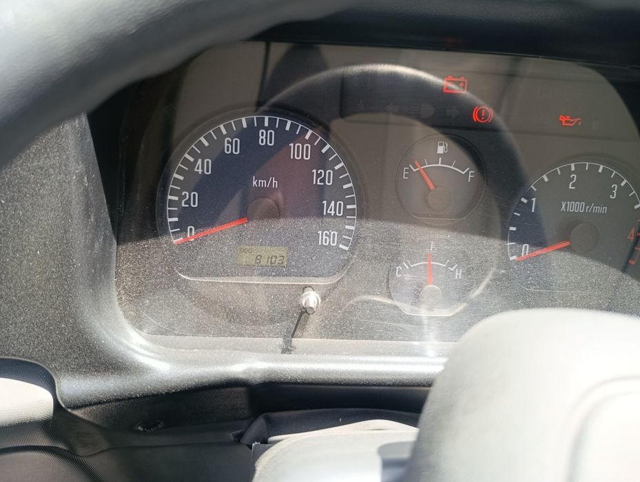 Isuzu NP 26 2018