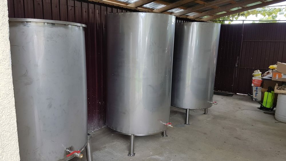 Bazine inox de orice capacitate la comanda sau pe 3