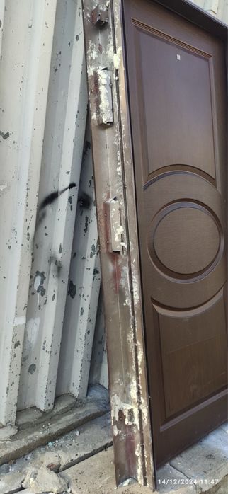 Врата метална без брава