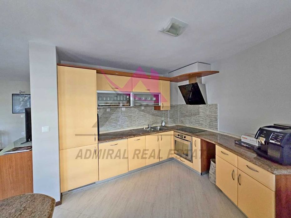 Дава се под наем Тристаен апартамент в Варна, Бриз - 130 кв.м за 850 € - Снимка #2