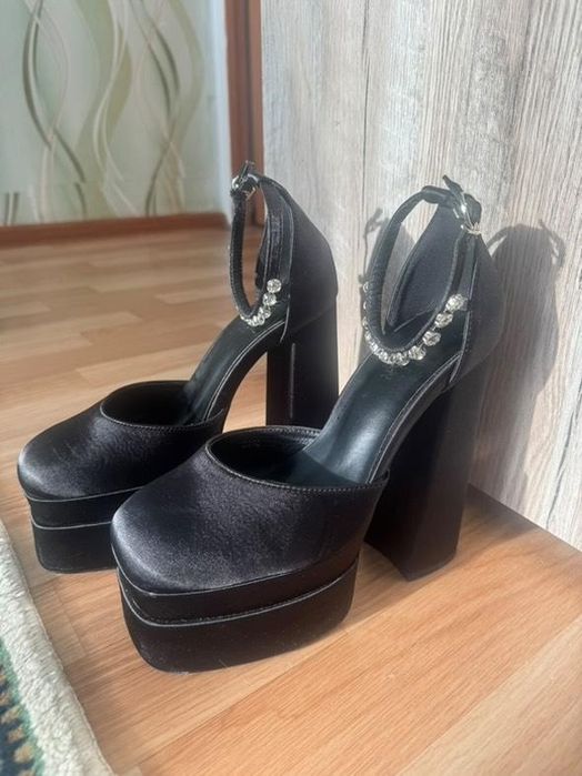 Женские туфли Versace Bratz