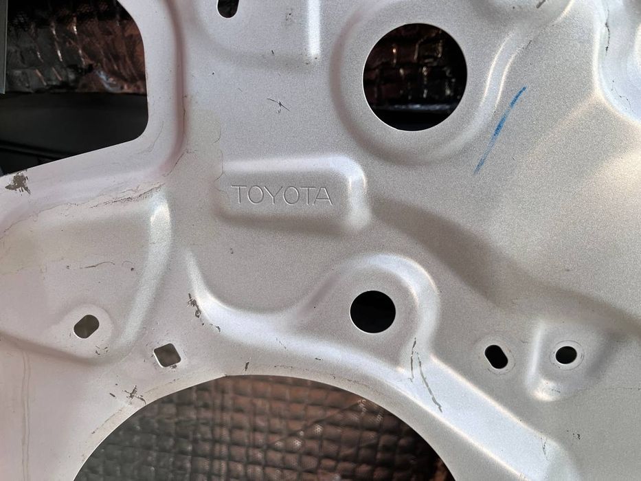 Есік / двери камри 70 camry 70