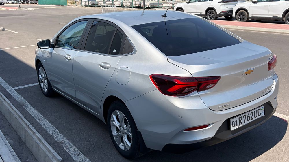 Chevrolet onix premier+