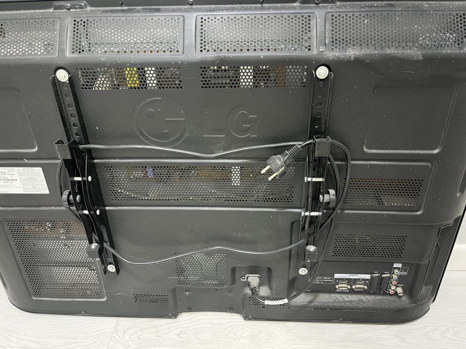 Продам телевизор LG