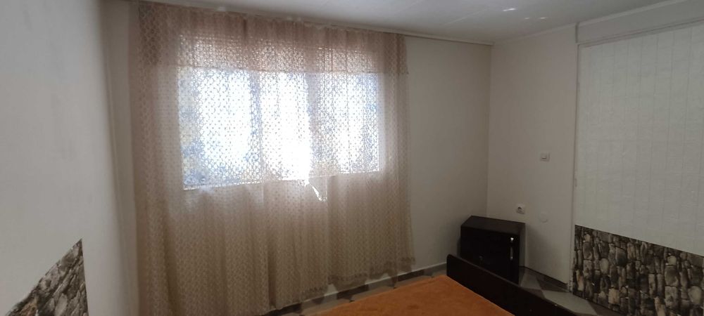 Дава се под наем Етаж от къща в Варна, Цветен квартал - 45 кв.м за 348.84 € - Снимка #11