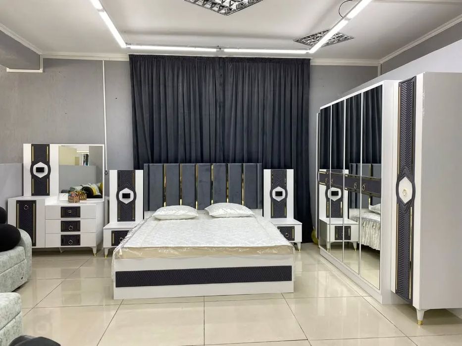 Спальный гарнитур