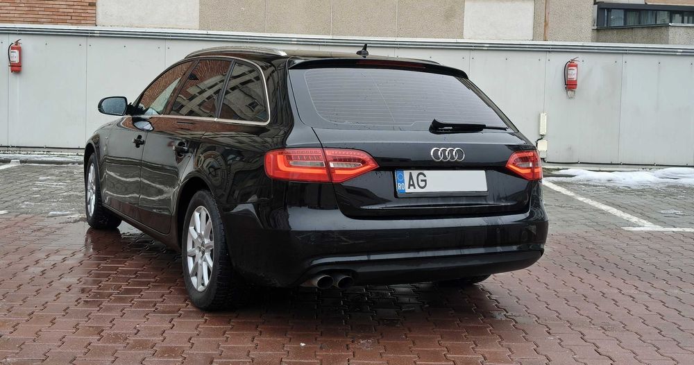 Audi A4 B8.5 / 2.0 TDI 143 CP / S-line / Piele / Euro 5 / Facelift