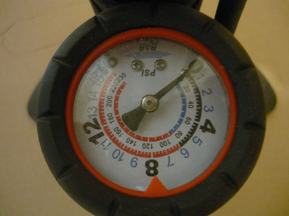 Pompă bicicletă mare cu manometru NOUĂ