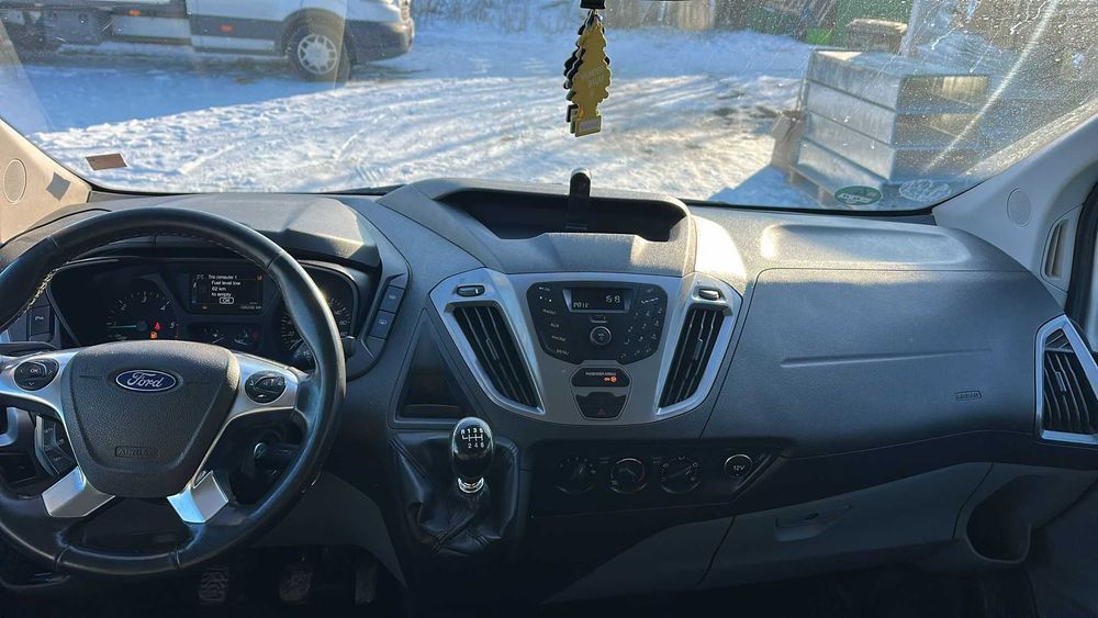 Ford Transit Custom 9 Locuri