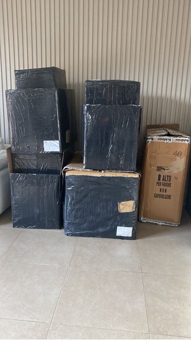 Продам вешалки для брюк и коробки