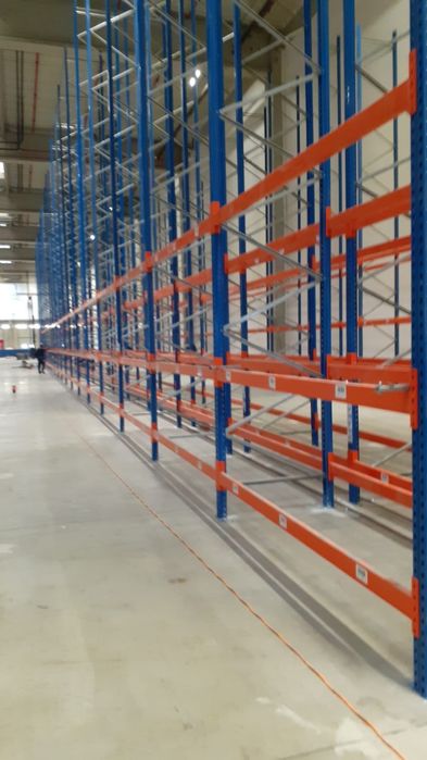 Lichidare de stoc la rafturi metalice profesionale pentru depozitare