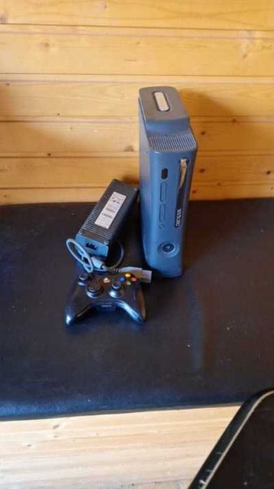 Xbox 360 Modat RGH cu HDD de 120 GB ,peste 20 jocuri GTA 5, FIFA 19 , minecraft