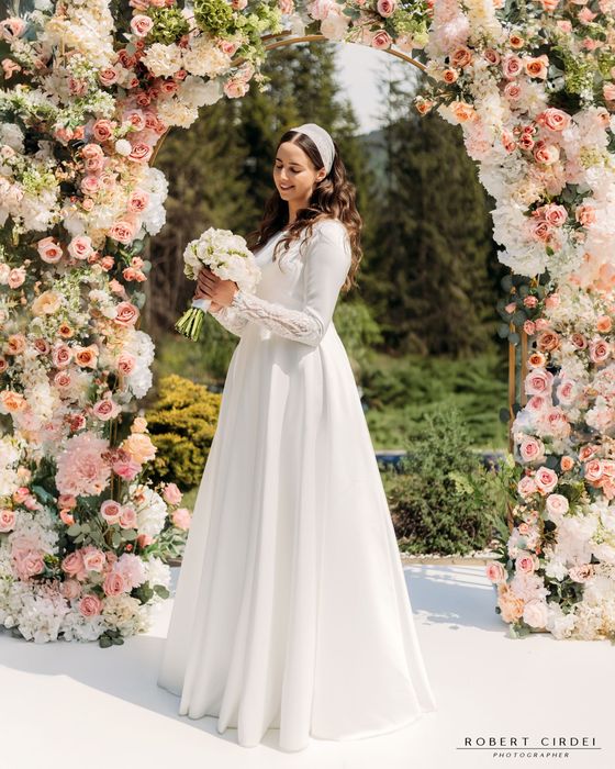 Rochie mireasă elegantă din tafta