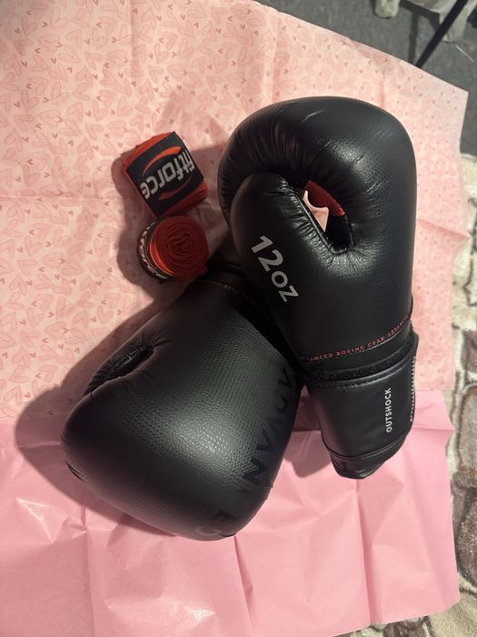 Manusi de box noi